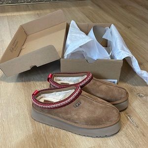 BRAND NEW UGG Tazz